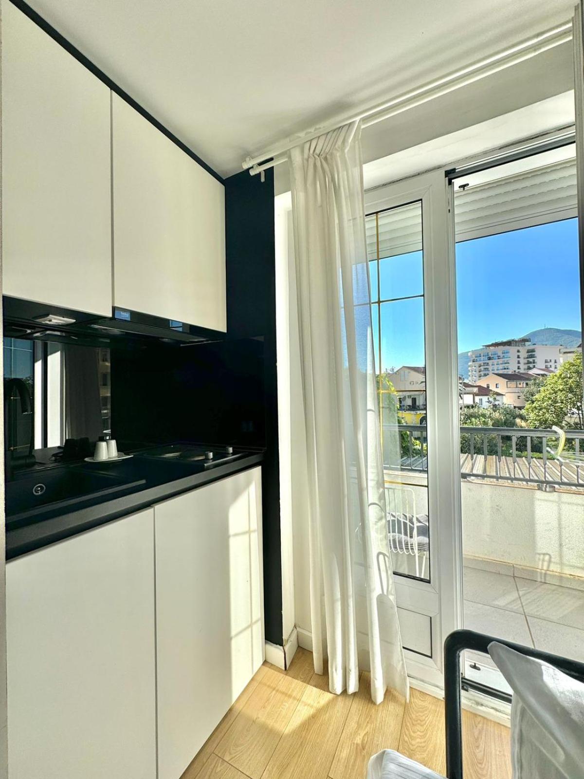 Apartmani Terminal Budva Bagian luar foto